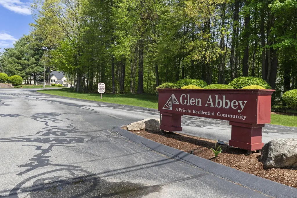 40 Prestonfield Road Nashua NH 03064