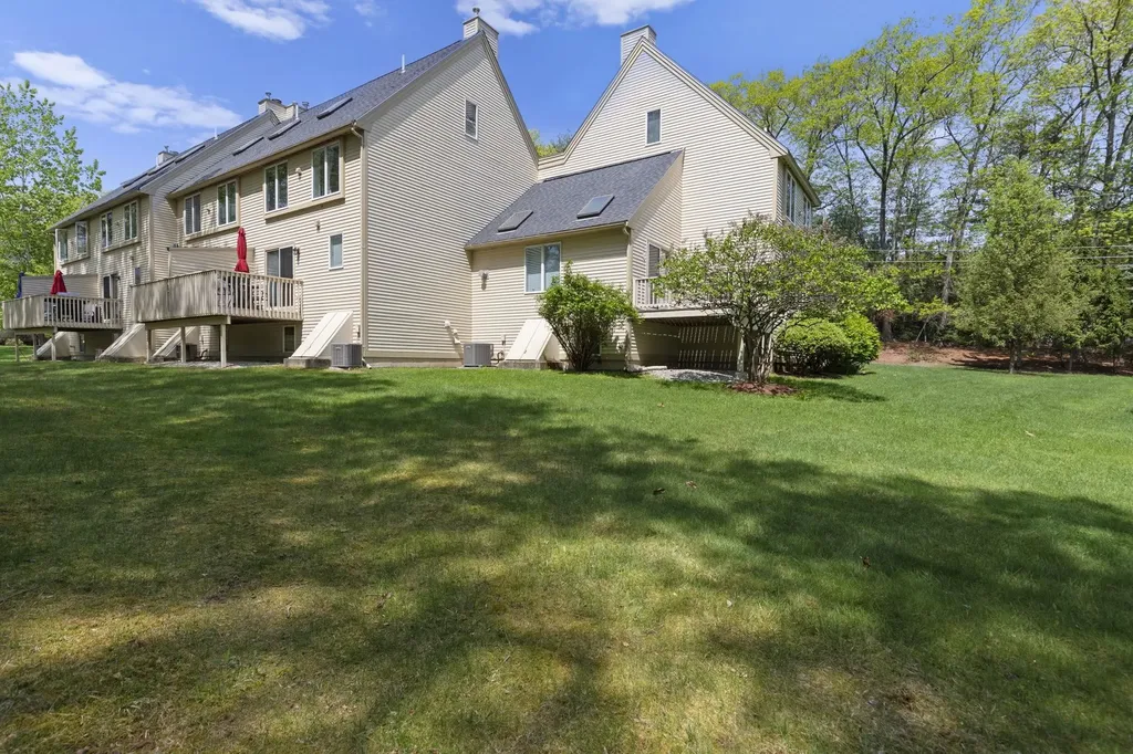 40 Prestonfield Road Nashua NH 03064