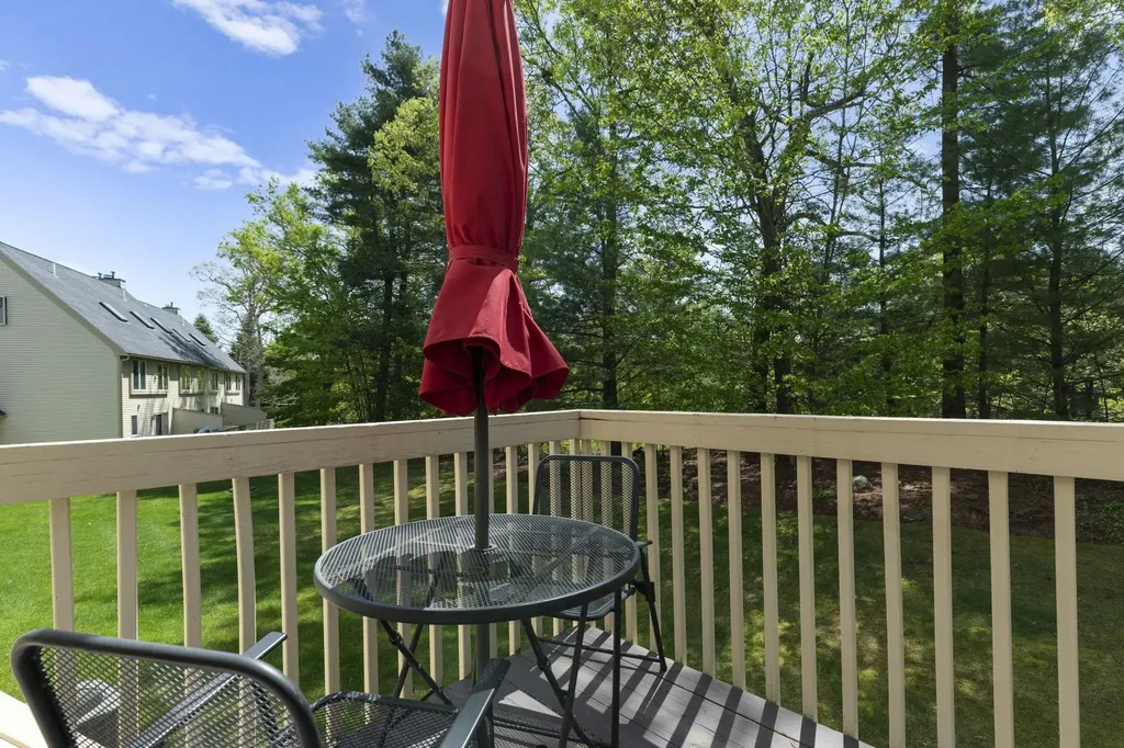 40 Prestonfield Road Nashua NH 03064