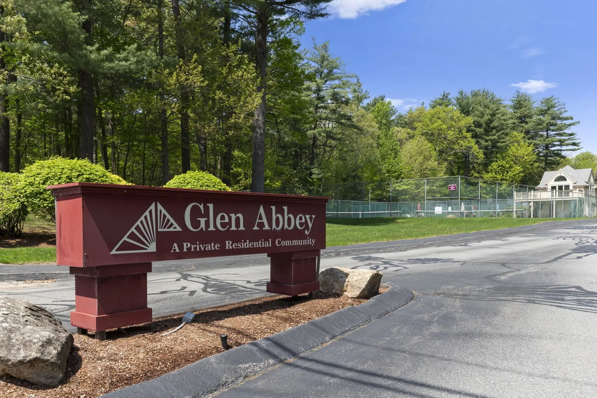 40 Prestonfield Road Nashua NH 03064