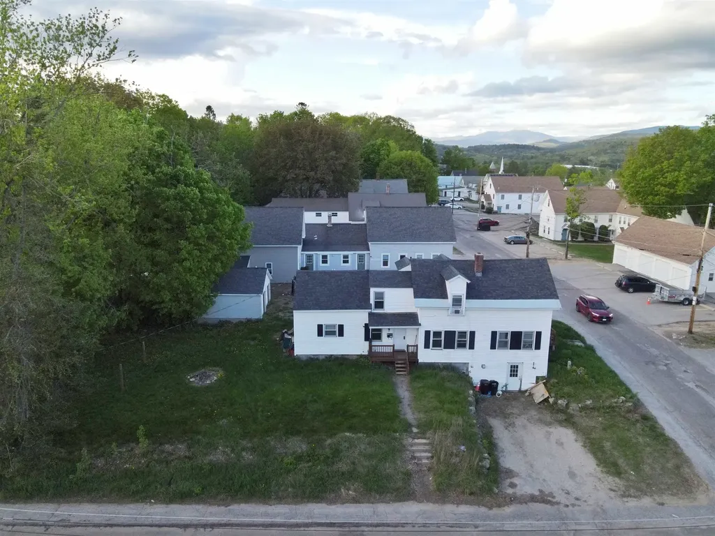 14 Winter Street Plymouth NH 03264