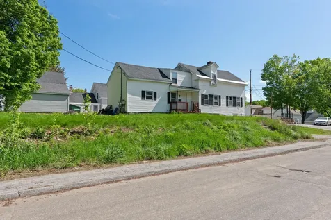 14 Winter Street Plymouth NH 03264