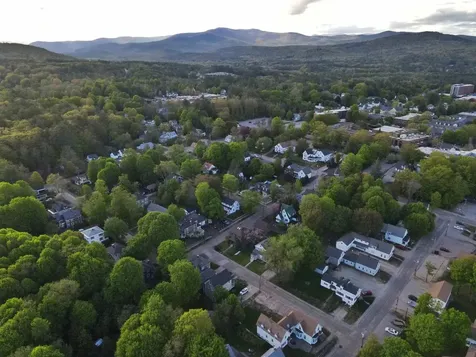 14 Winter Street Plymouth NH 03264