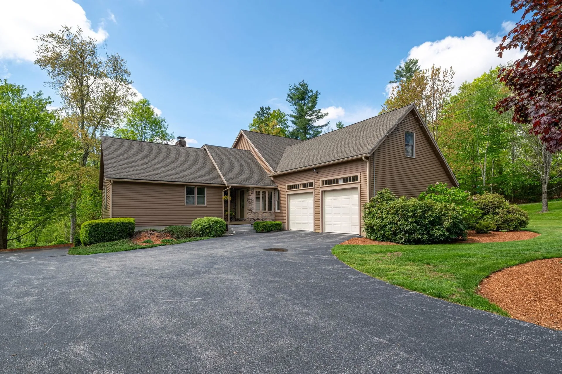 25 Golden Gate Drive Hooksett NH 03106