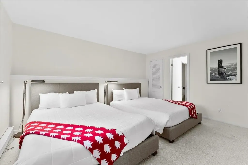 6 Roundtree Road Winhall VT 05340