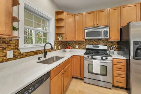 11 Summerwood Drive Hampton NH 03842