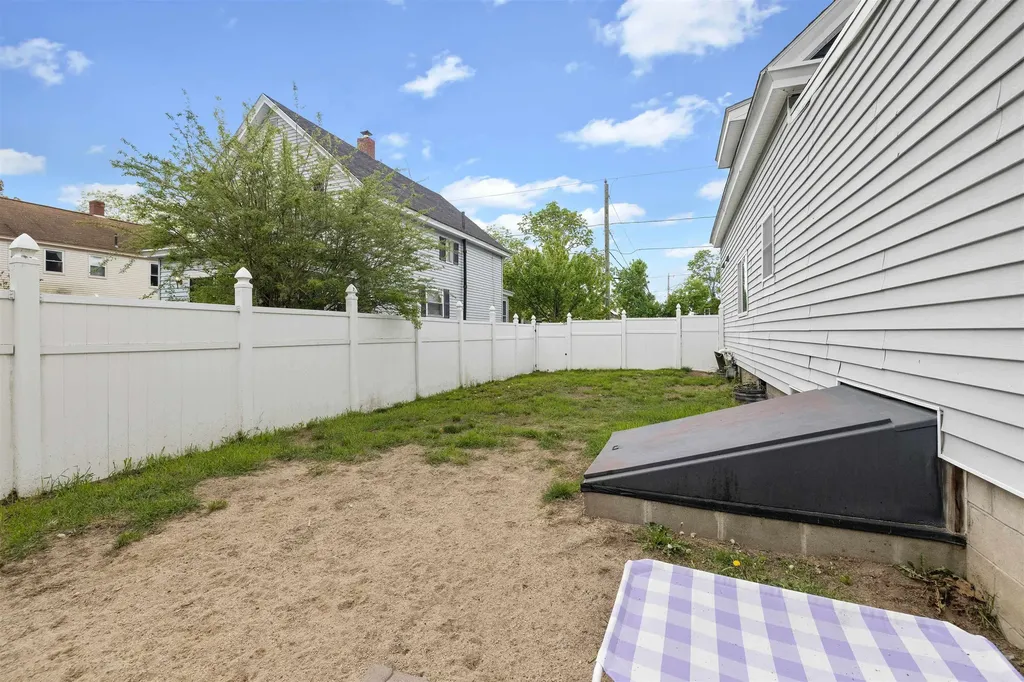 25 Linden Street Rochester NH 03867