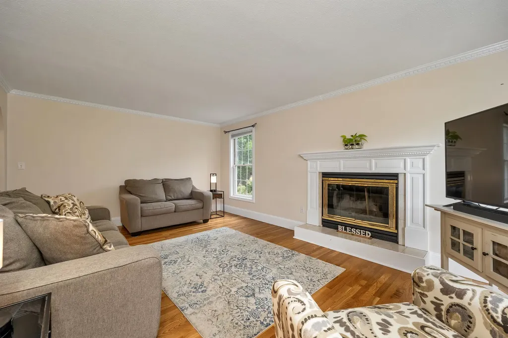 46 Faith Drive Derry NH 03038