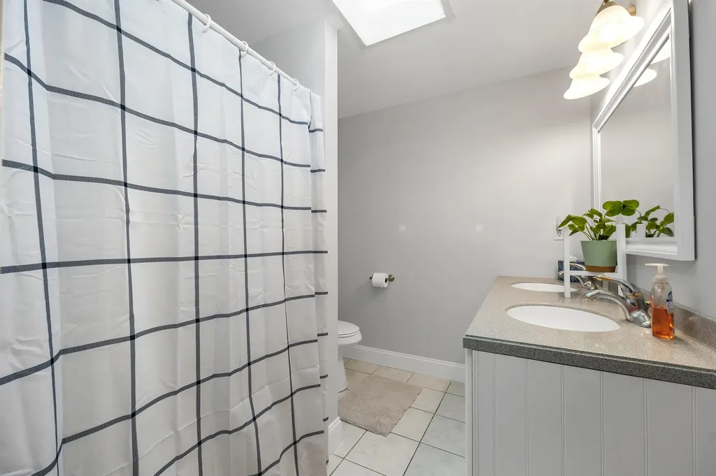 46 Faith Drive Derry NH 03038