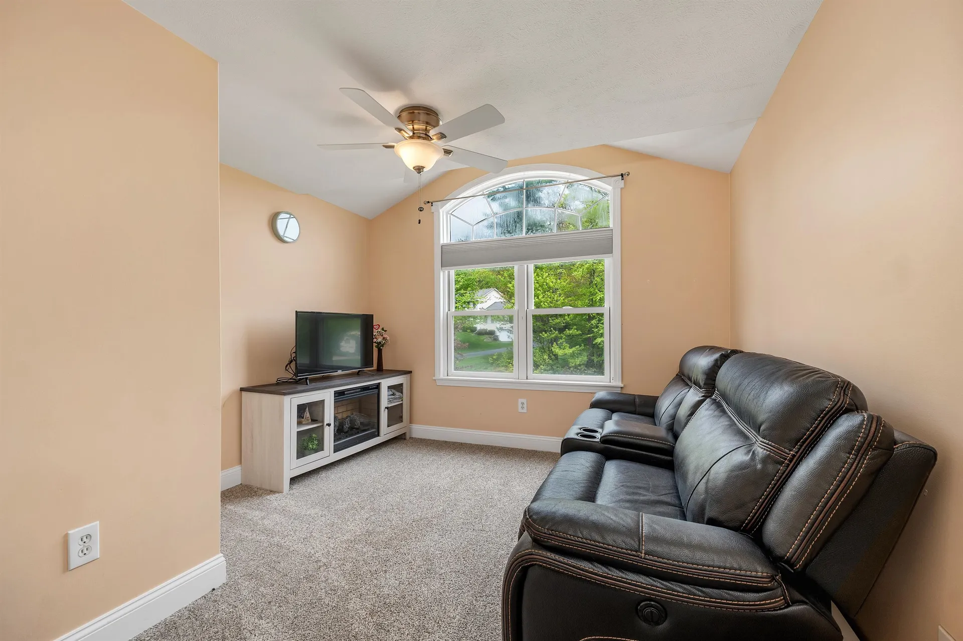 46 Faith Drive Derry NH 03038