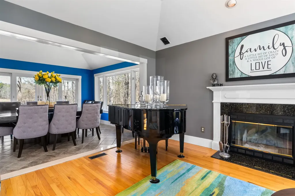 8 Wingate Court Stratham NH 03885