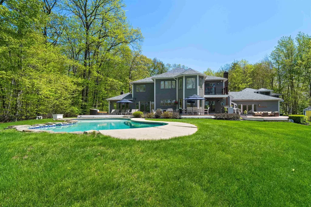 8 Wingate Court Stratham NH 03885