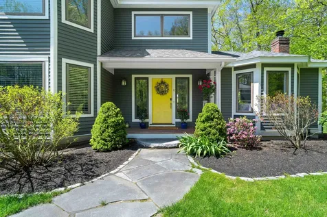 8 Wingate Court Stratham NH 03885