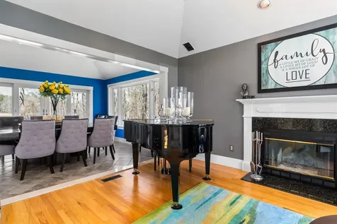 8 Wingate Court Stratham NH 03885