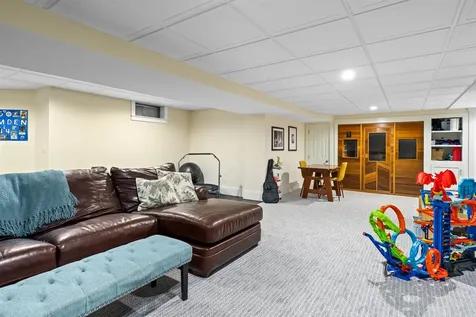 8 Wingate Court Stratham NH 03885