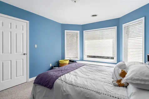 8 Wingate Court Stratham NH 03885