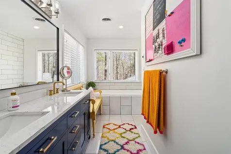 8 Wingate Court Stratham NH 03885