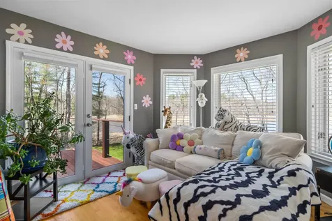 8 Wingate Court Stratham NH 03885