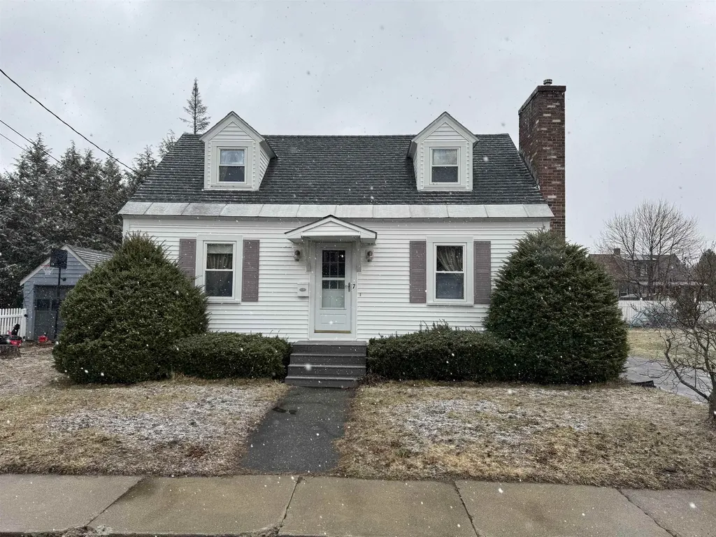 7 Lindy Avenue Claremont NH 03743
