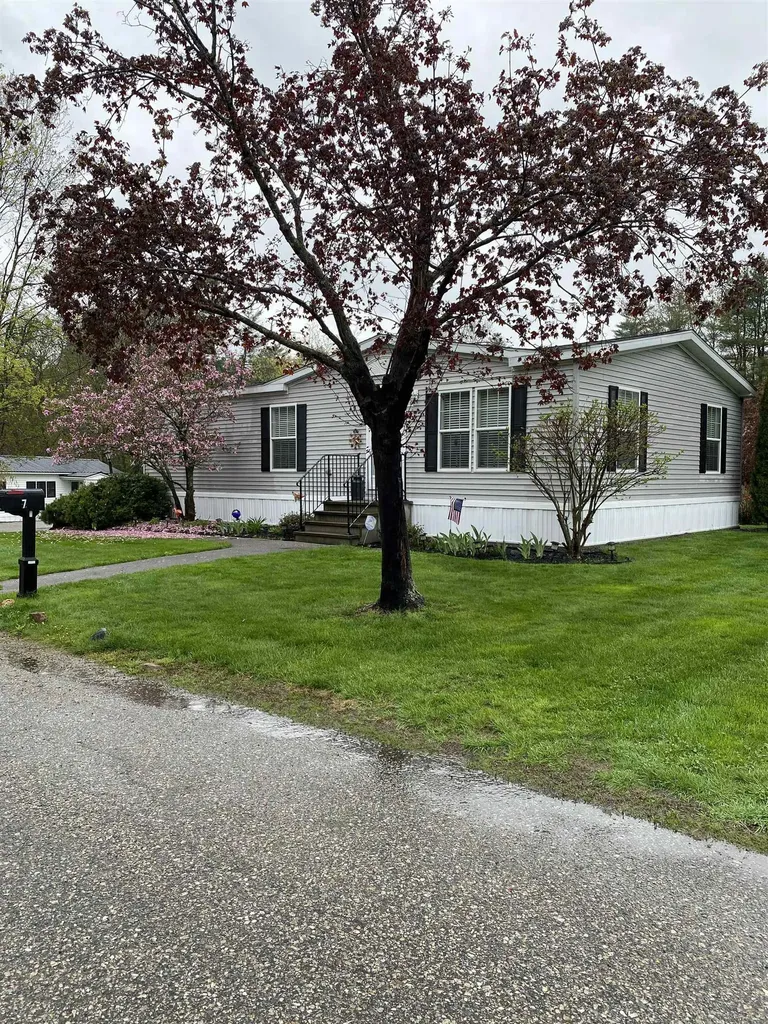 7 Sir Lancelot Drive Exeter NH 03833