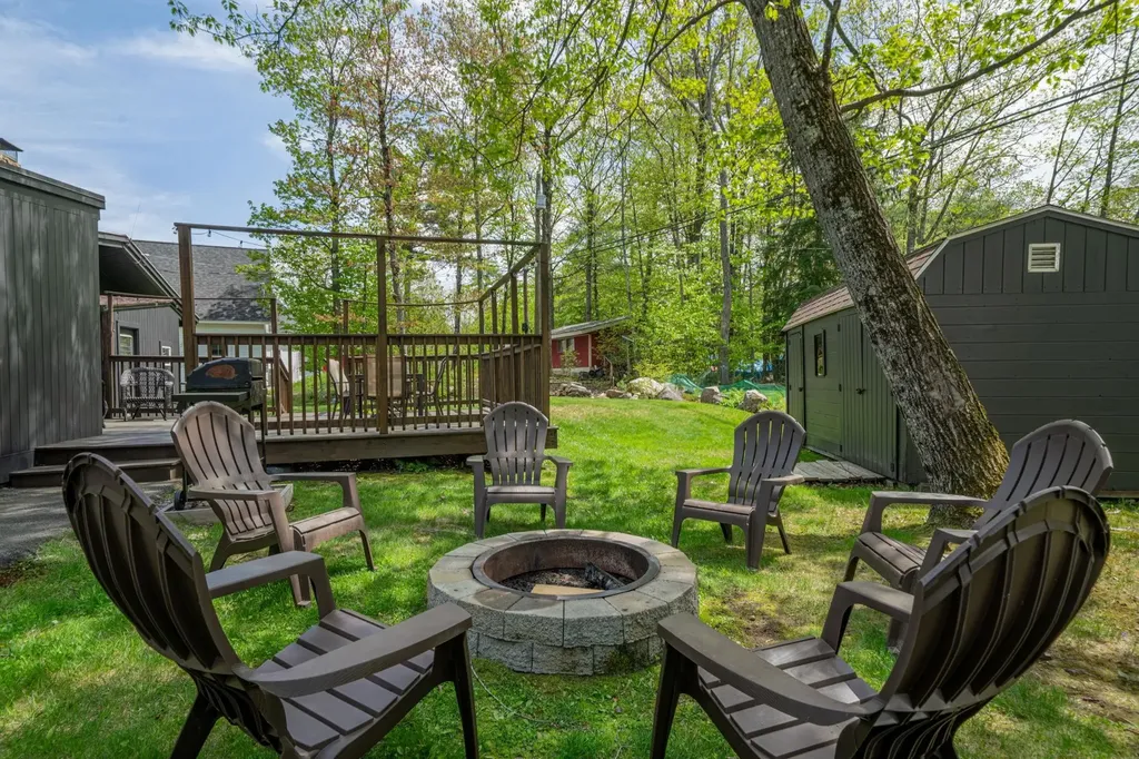 53 Old Barn Road Meredith NH 03253