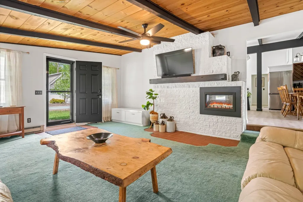 53 Old Barn Road Meredith NH 03253