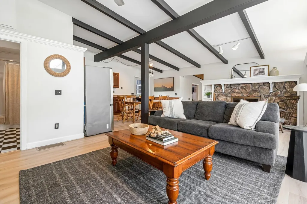 53 Old Barn Road Meredith NH 03253