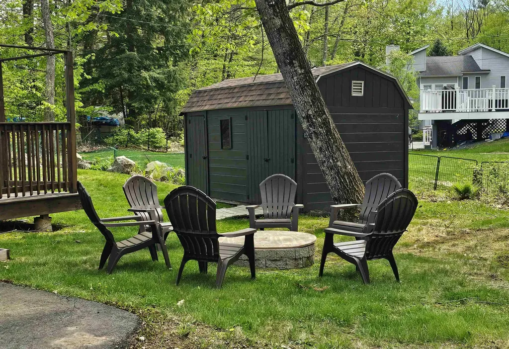 53 Old Barn Road Meredith NH 03253