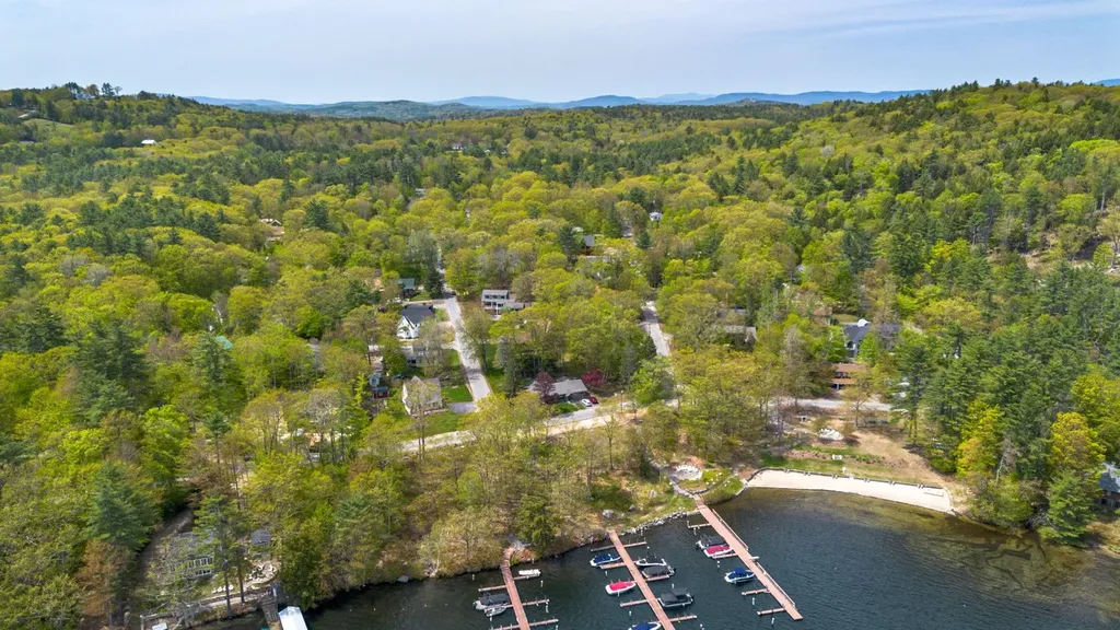 53 Old Barn Road Meredith NH 03253