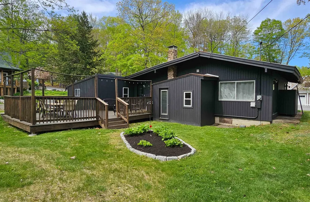 53 Old Barn Road Meredith NH 03253