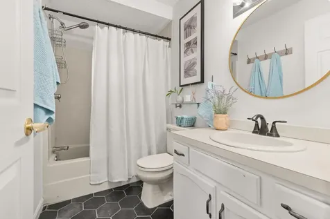 50 Brookside Drive Exeter NH 03833