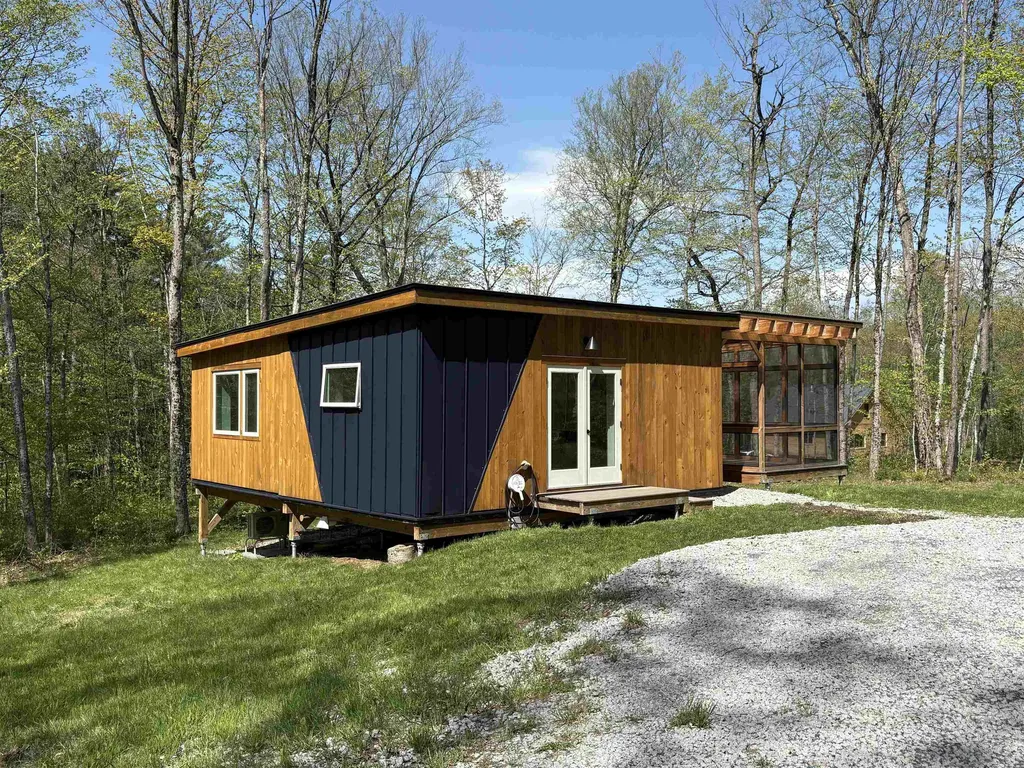 1578 Downer Road Sharon VT 05065-9712