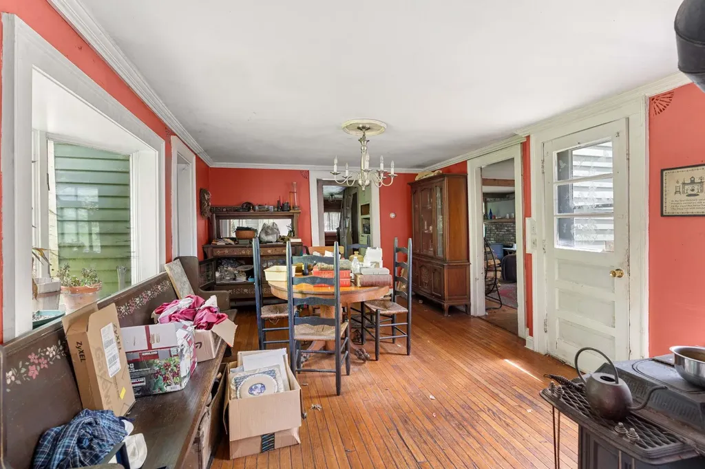 22 Church Street Kingston NH 03848