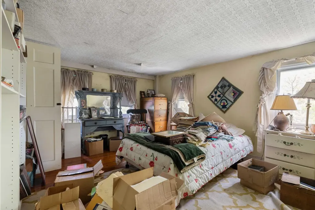 22 Church Street Kingston NH 03848