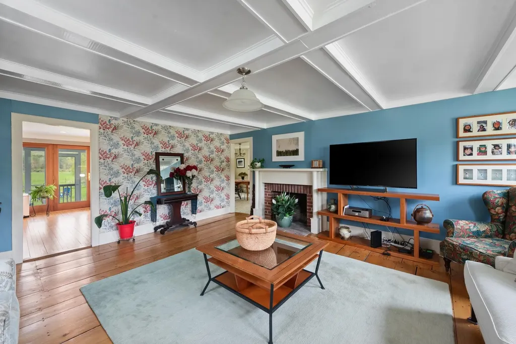 10 North Road Alexandria NH 03222