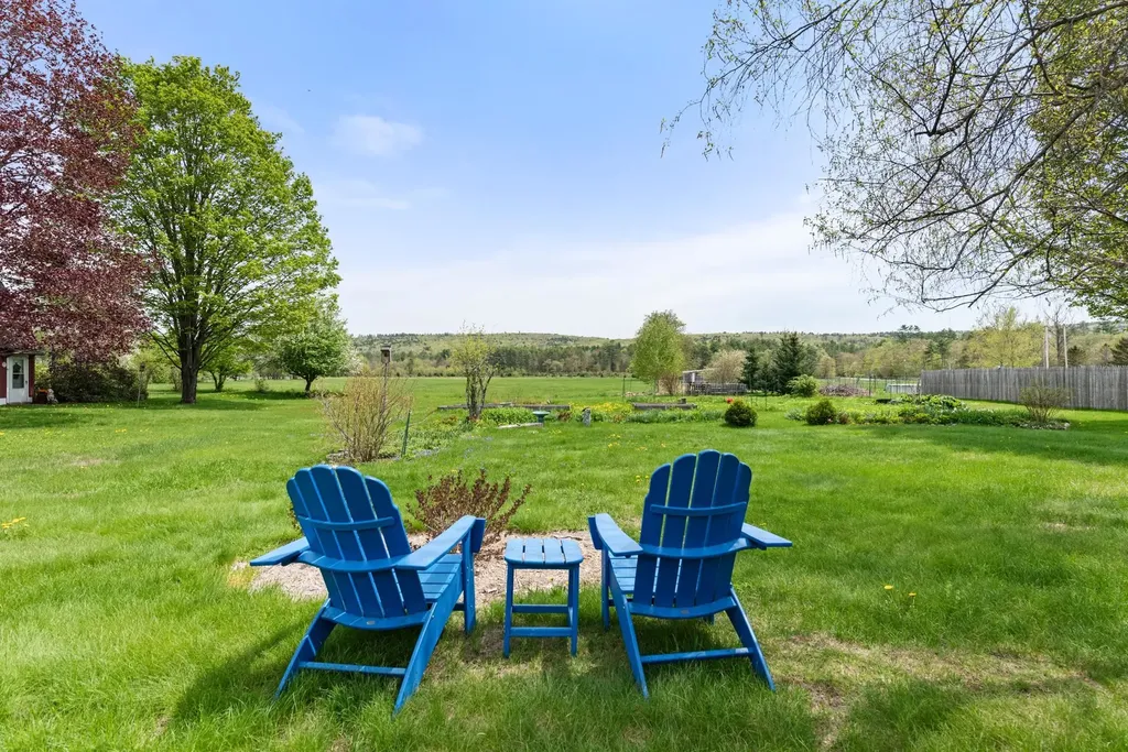 10 North Road Alexandria NH 03222