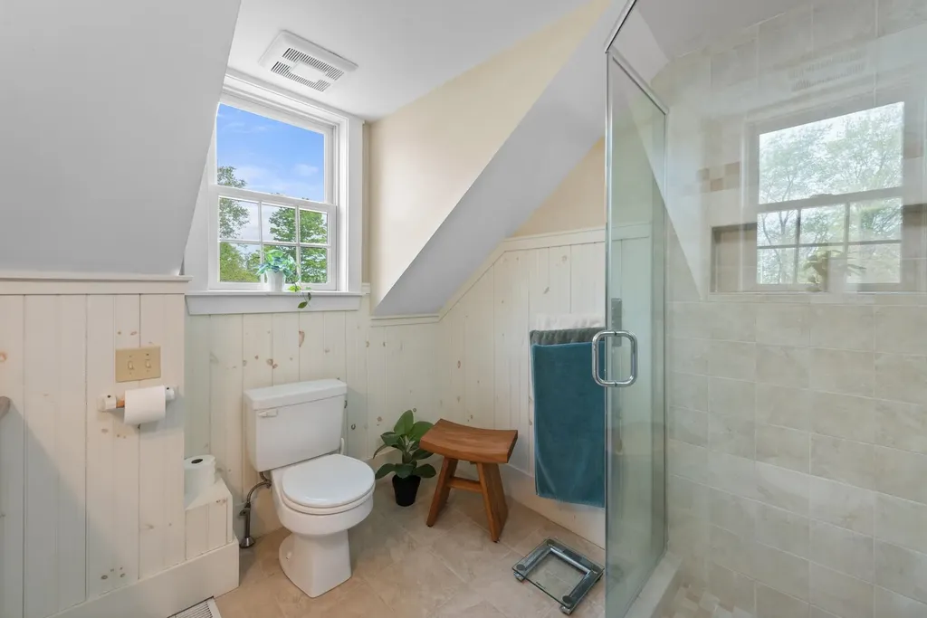 10 North Road Alexandria NH 03222