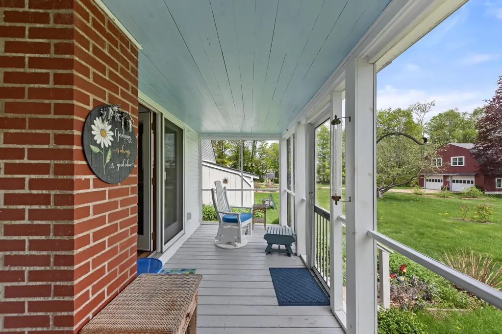 10 North Road Alexandria NH 03222