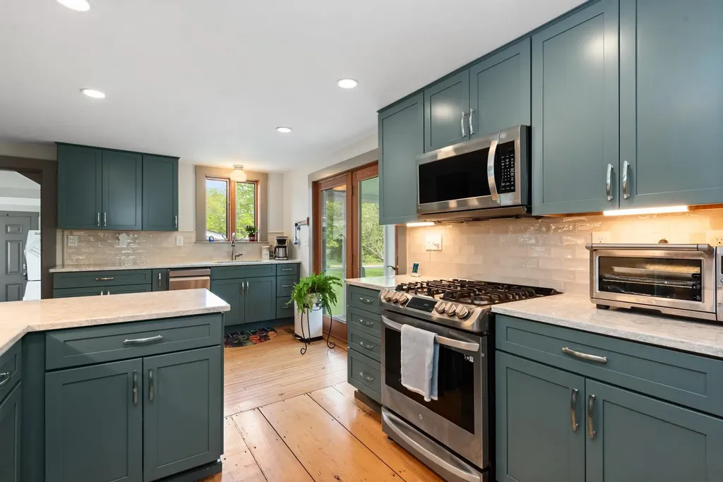 10 North Road Alexandria NH 03222