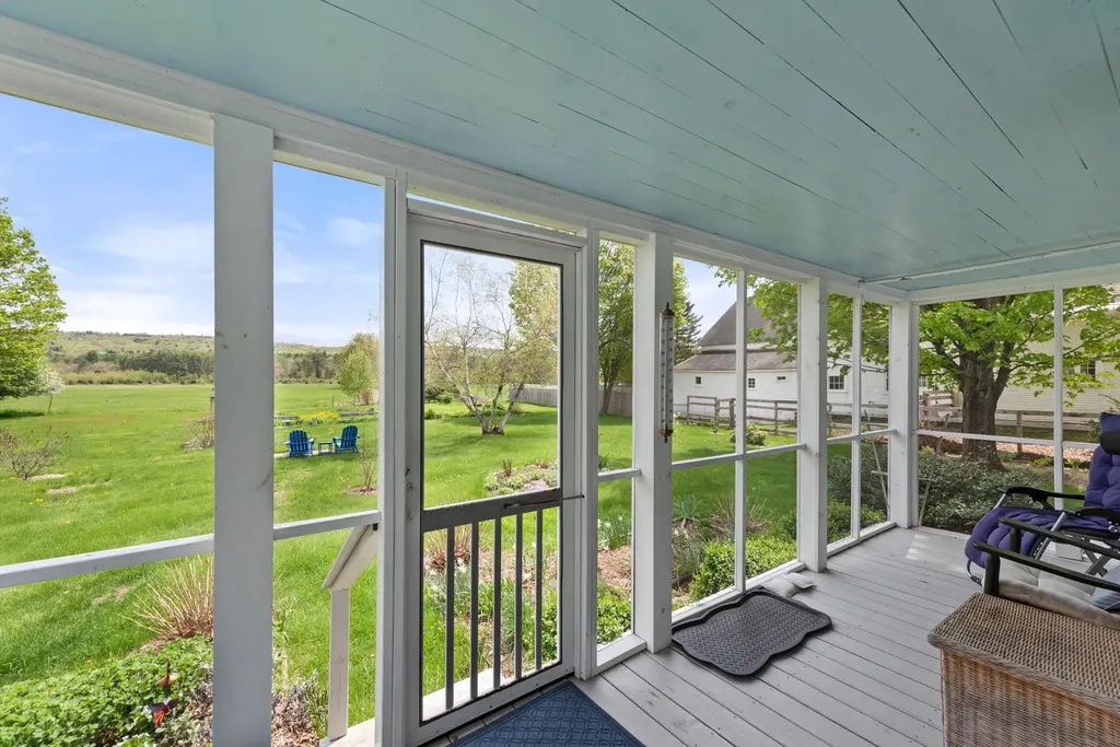 10 North Road Alexandria NH 03222