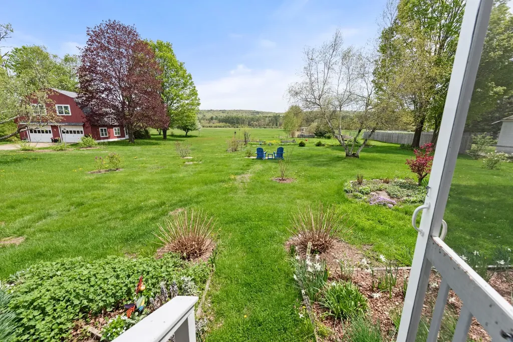 10 North Road Alexandria NH 03222