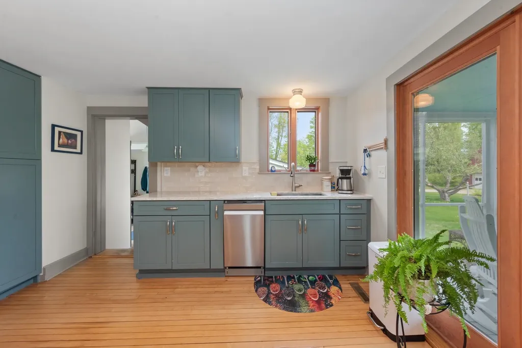 10 North Road Alexandria NH 03222