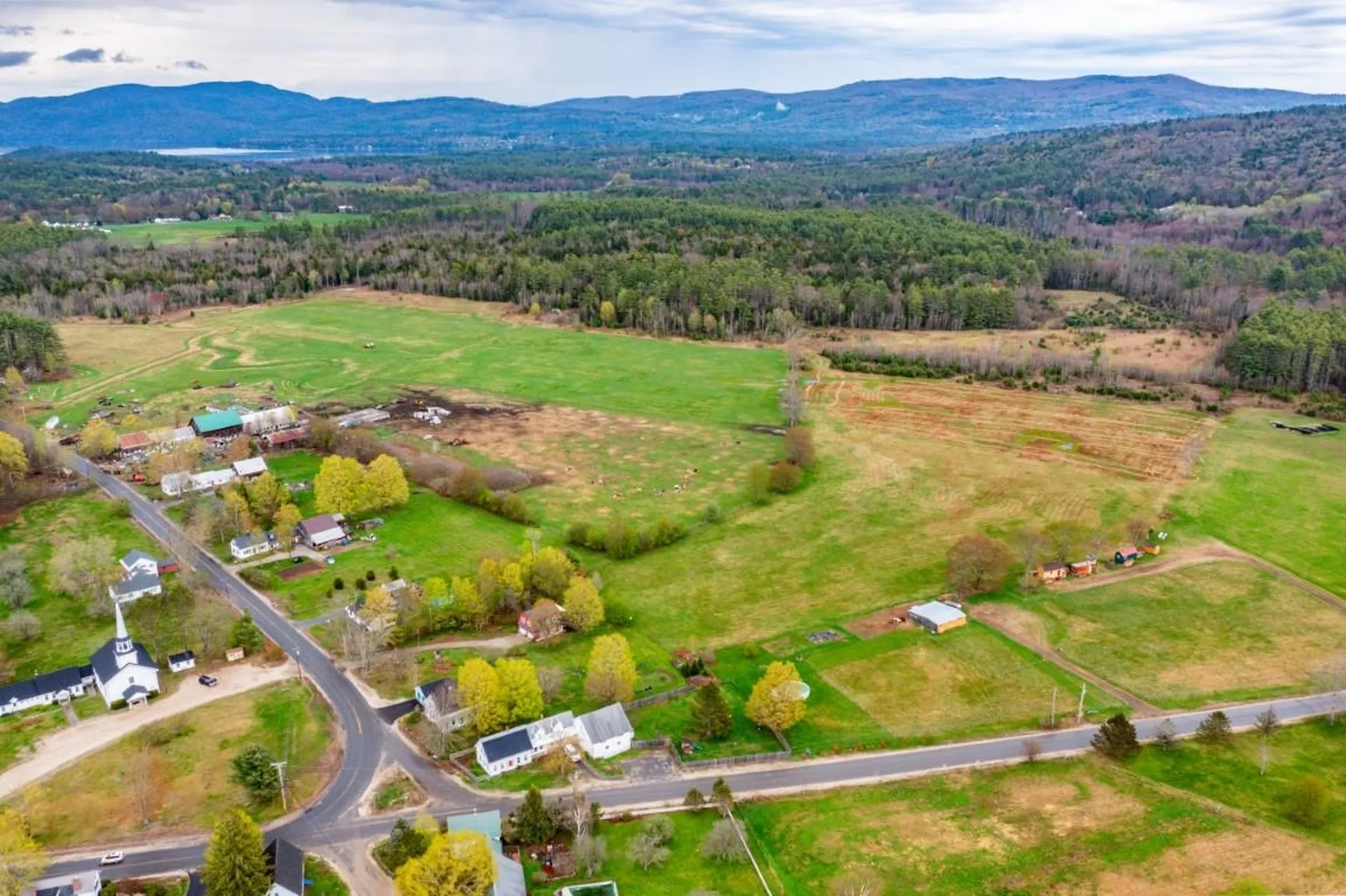 10 North Road Alexandria NH 03222