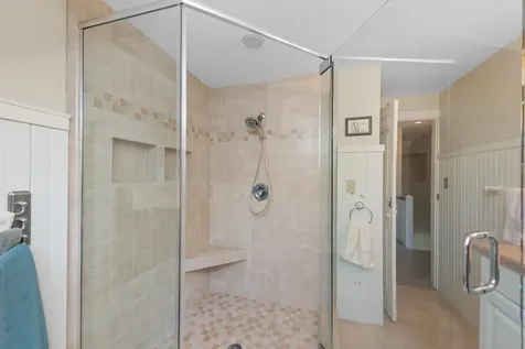 10 North Road Alexandria NH 03222