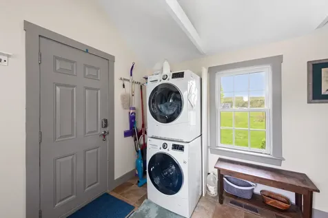 10 North Road Alexandria NH 03222