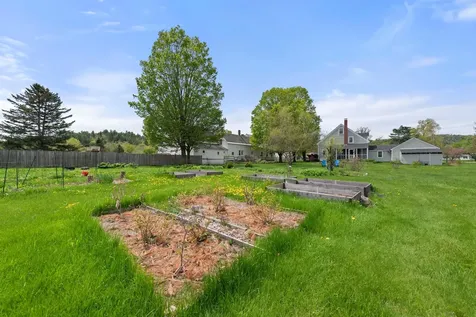 10 North Road Alexandria NH 03222