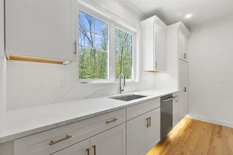 286 South Road Brentwood NH 03833