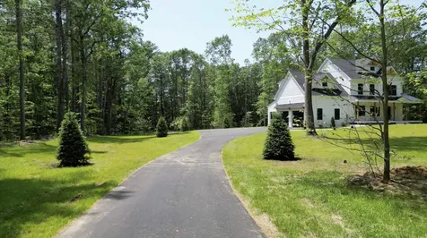 286 South Road Brentwood NH 03833