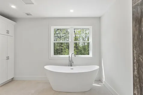 286 South Road Brentwood NH 03833