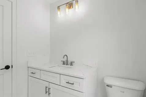 286 South Road Brentwood NH 03833